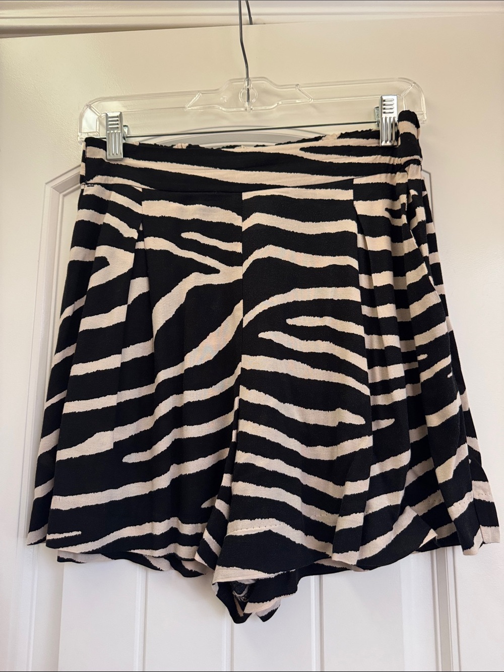 H&M Black and Cream Zebra-Print Shorts Size 6